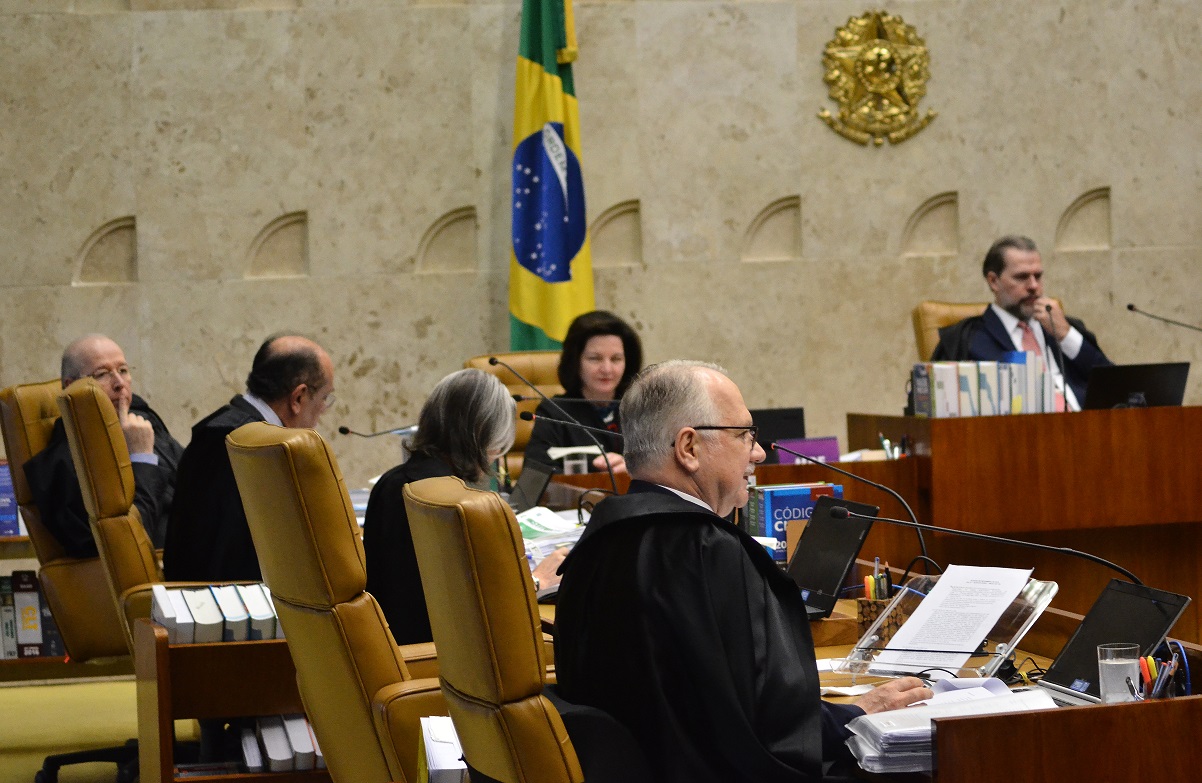 Pesquisa feita com juízes: 80% deles apoiam a prisão em segunda instância